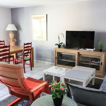 Garden View Apartment Nisa Exterior foto