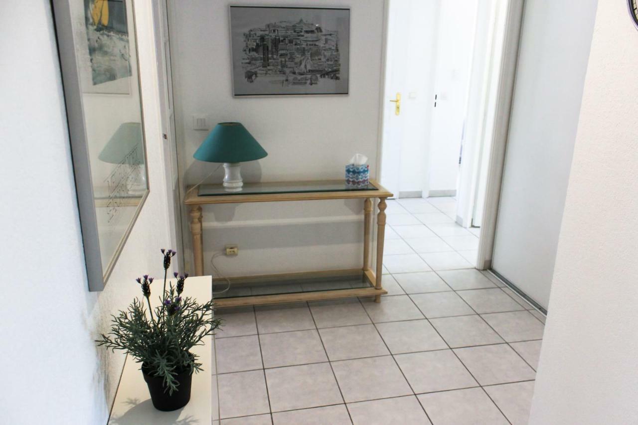Garden View Apartment Nisa Exterior foto