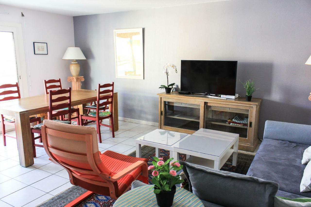 Garden View Apartment Nisa Exterior foto